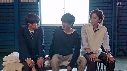 キンプリ(King & Prince)、アルバム収録新曲「Naughty Girl」MV解禁 腹筋チラ見せシーンも
