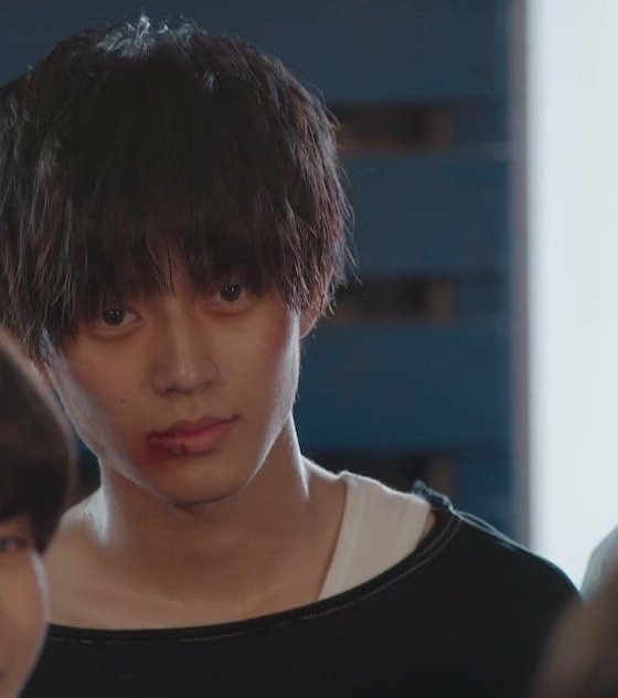 キンプリ(King & Prince)、アルバム収録新曲「Naughty Girl」MV解禁 腹筋チラ見せシーンも