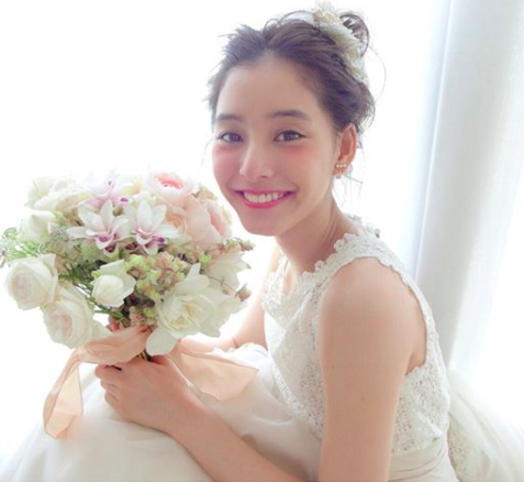 新垣結衣、有村架純や広瀬すずら20代を押さえ「ウエディングドレスが似合う女優」に