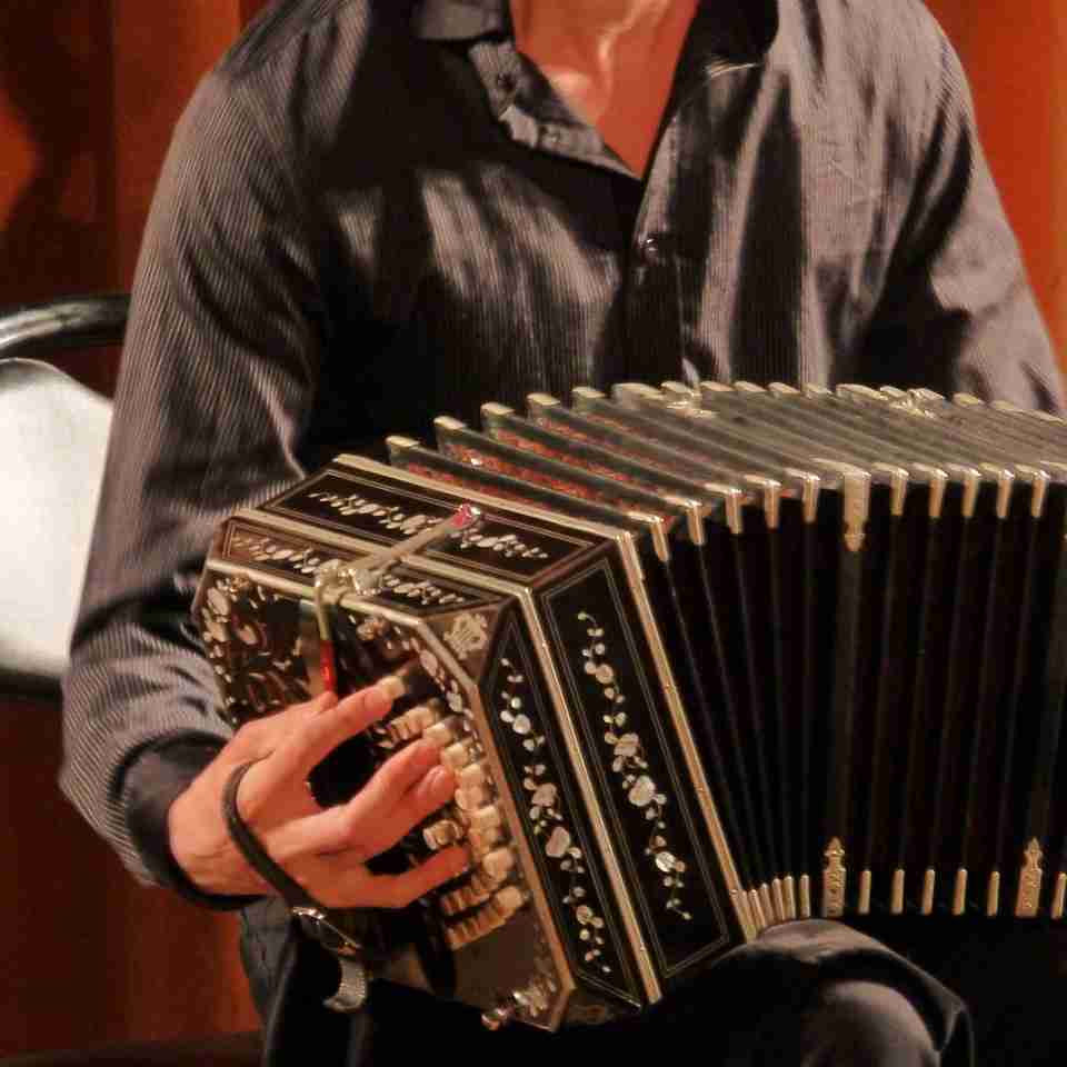 楽器の名前を答えてください