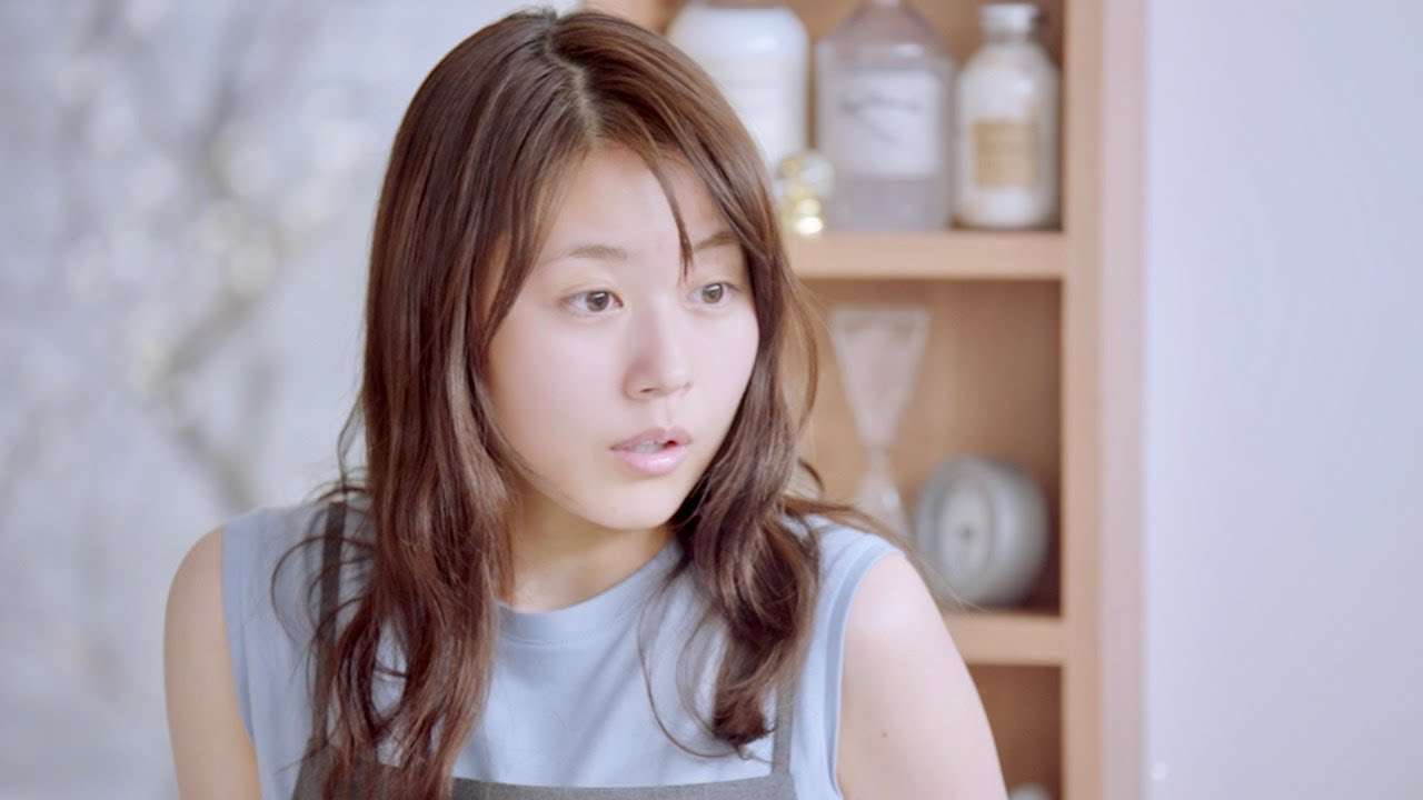 有村架純、緑に囲まれた“森の妖精”のような写真を公開しコメント続々「最高です」「一瞬で癒された」