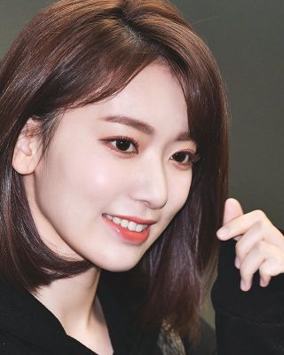 休業中の『HKT48』宮脇咲良に「もう誰かわからない」の声