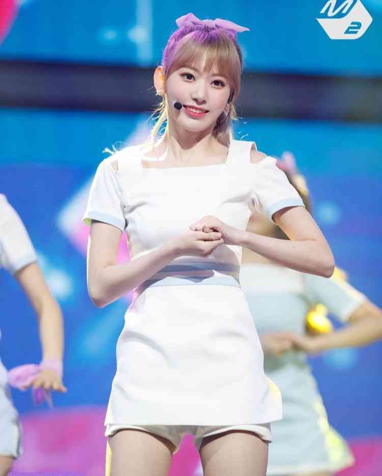 休業中の『HKT48』宮脇咲良に「もう誰かわからない」の声