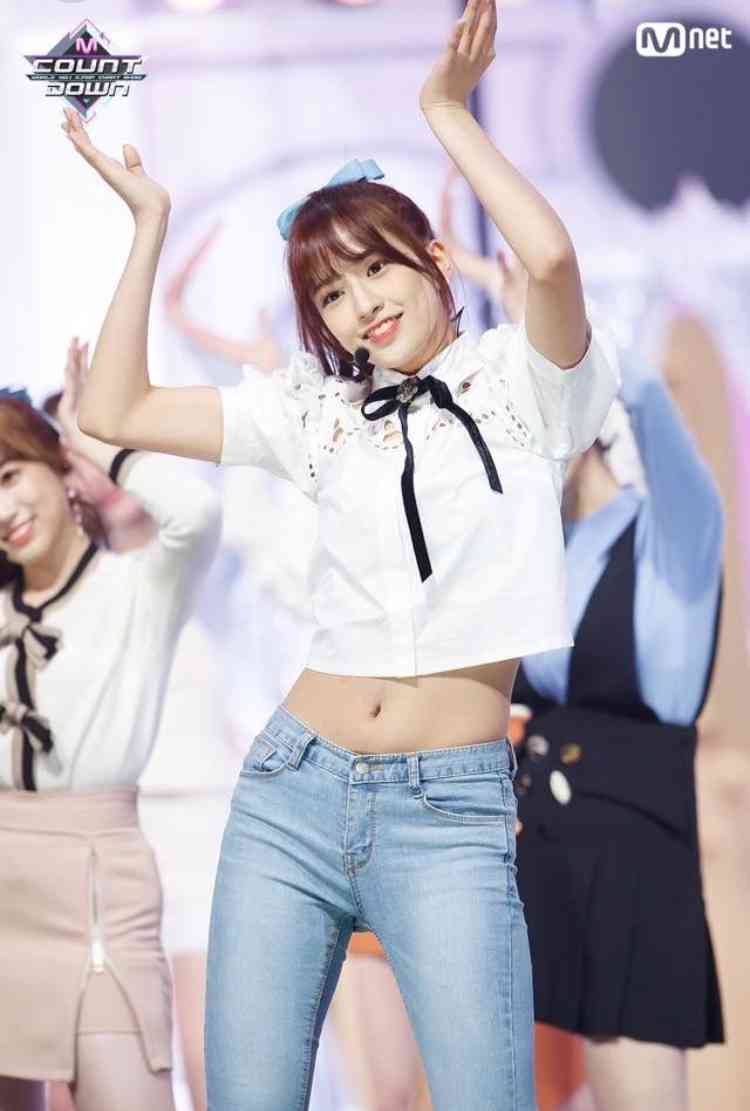 休業中の『HKT48』宮脇咲良に「もう誰かわからない」の声