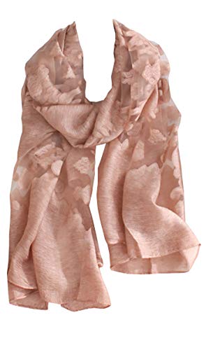 ネイビーのトップスに青系のデニムはアリ?