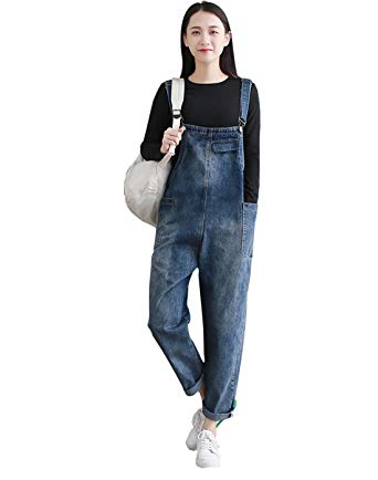 ネイビーのトップスに青系のデニムはアリ?