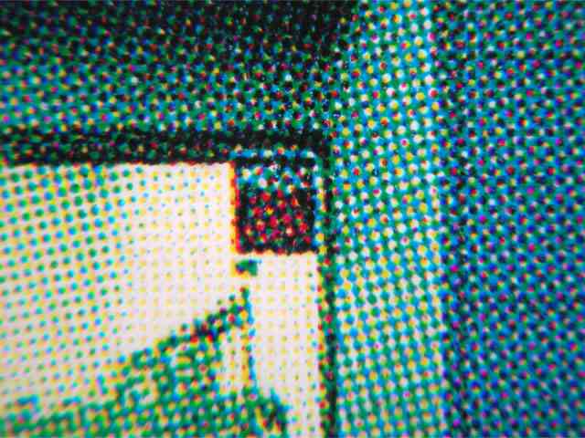 【錯視】このどうみても青と緑にしか見えない二つの球体にとんでもない真実が判明!