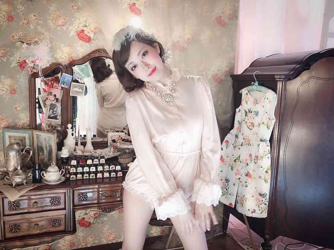 渡辺美優紀、可愛さあふれるジャケット写真を披露し「世界一可愛い」「そのままお菓子のCM出れそう」の声