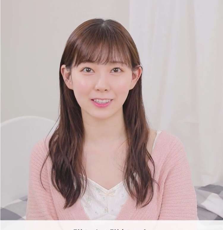 渡辺美優紀、可愛さあふれるジャケット写真を披露し「世界一可愛い」「そのままお菓子のCM出れそう」の声