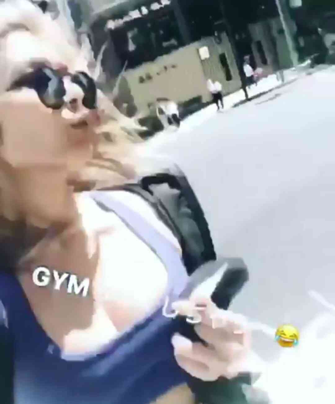 ローラ、保護犬引き取ったことを報告「心を奪われて…」
