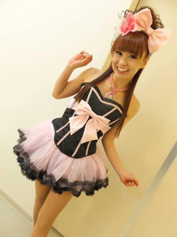 おばさんだけど可愛い服を着ている人