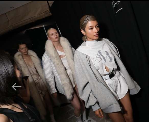 ローラ、NYで堂々ランウェイ 「アレキサンダー・ワン」コレクションに出演