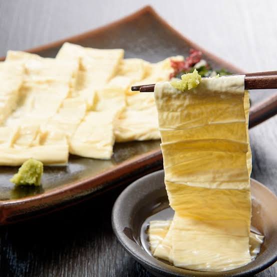 飲食物でしりとりするトピ