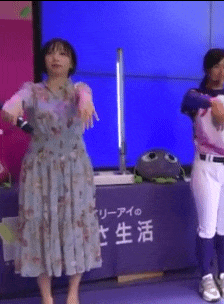 ざわちん、ほんのり赤茶色のヘアカラーに称賛コメントが続出「天使過ぎる可愛さ」