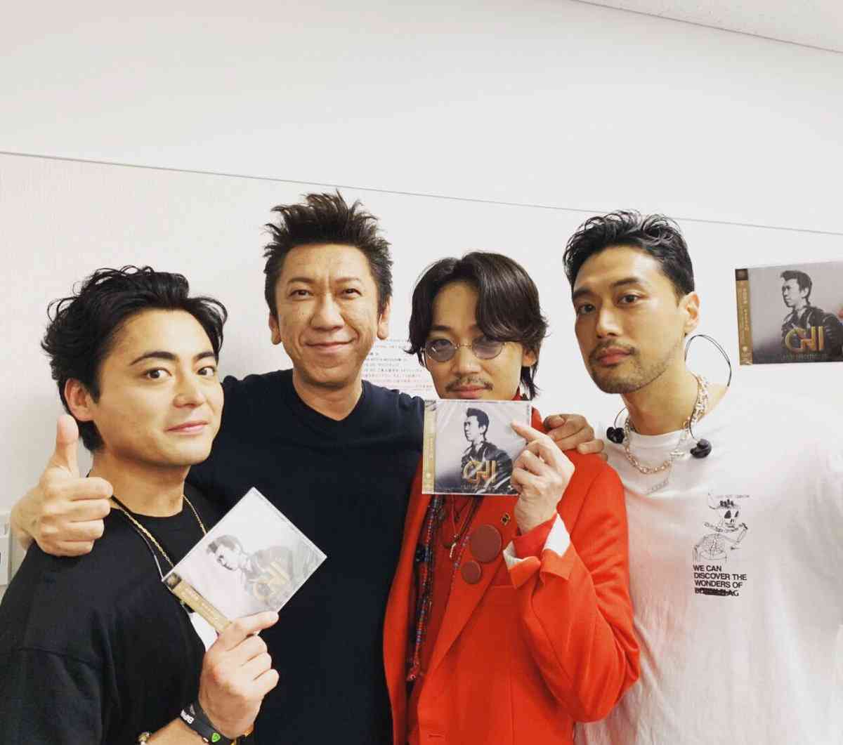 綾野剛、山田孝之・King Gnuらと集合ショットにファン歓喜「最高のメンツ」「目が幸せすぎる」