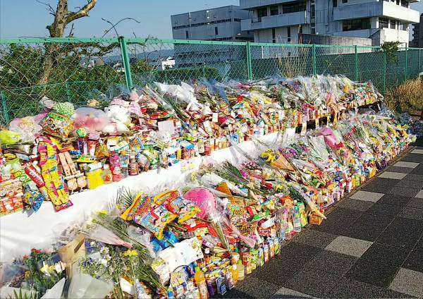 松本人志、川崎殺傷事件に「唯一の救いは、花を持ってきてくれる人がすごく増えています」