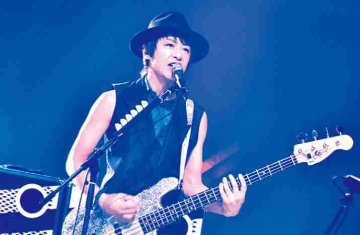 岩堀せり、GLAY・TAKUROと結婚15周年で2ショット…「なんてかっこいいご夫婦」「憧れ」と反響