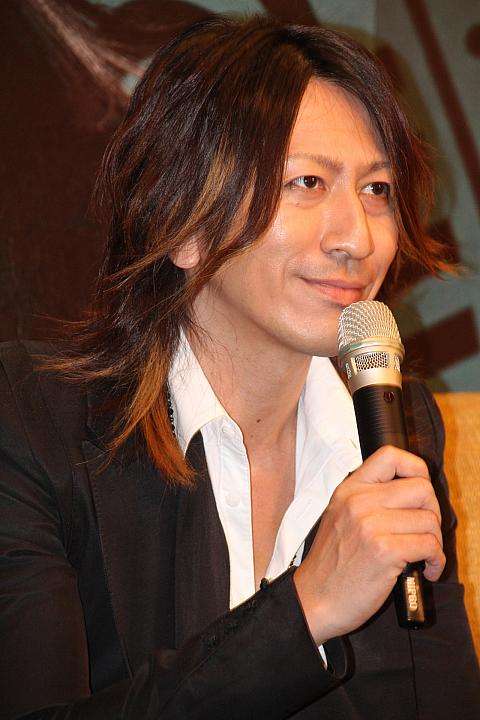 岩堀せり、GLAY・TAKUROと結婚15周年で2ショット…「なんてかっこいいご夫婦」「憧れ」と反響
