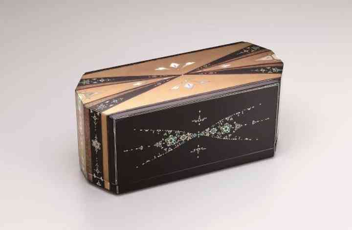 岩堀せり、GLAY・TAKUROと結婚15周年で2ショット…「なんてかっこいいご夫婦」「憧れ」と反響