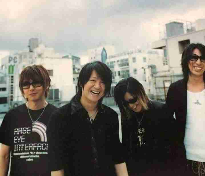 岩堀せり、GLAY・TAKUROと結婚15周年で2ショット…「なんてかっこいいご夫婦」「憧れ」と反響