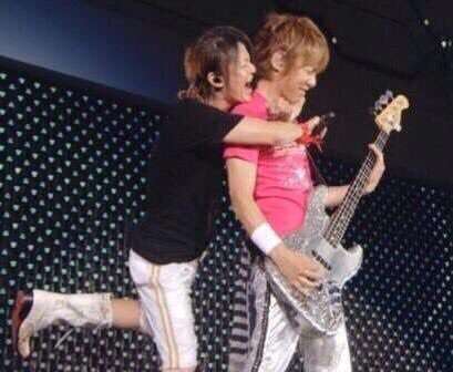 岩堀せり、GLAY・TAKUROと結婚15周年で2ショット…「なんてかっこいいご夫婦」「憧れ」と反響