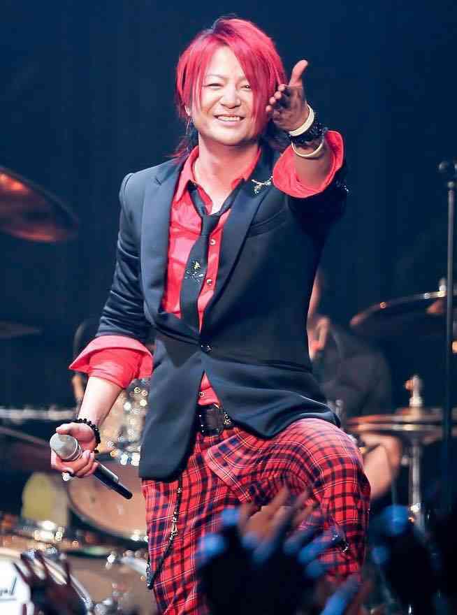 岩堀せり、GLAY・TAKUROと結婚15周年で2ショット…「なんてかっこいいご夫婦」「憧れ」と反響