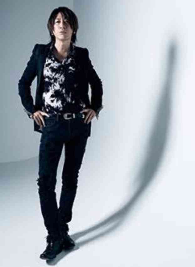 岩堀せり、GLAY・TAKUROと結婚15周年で2ショット…「なんてかっこいいご夫婦」「憧れ」と反響