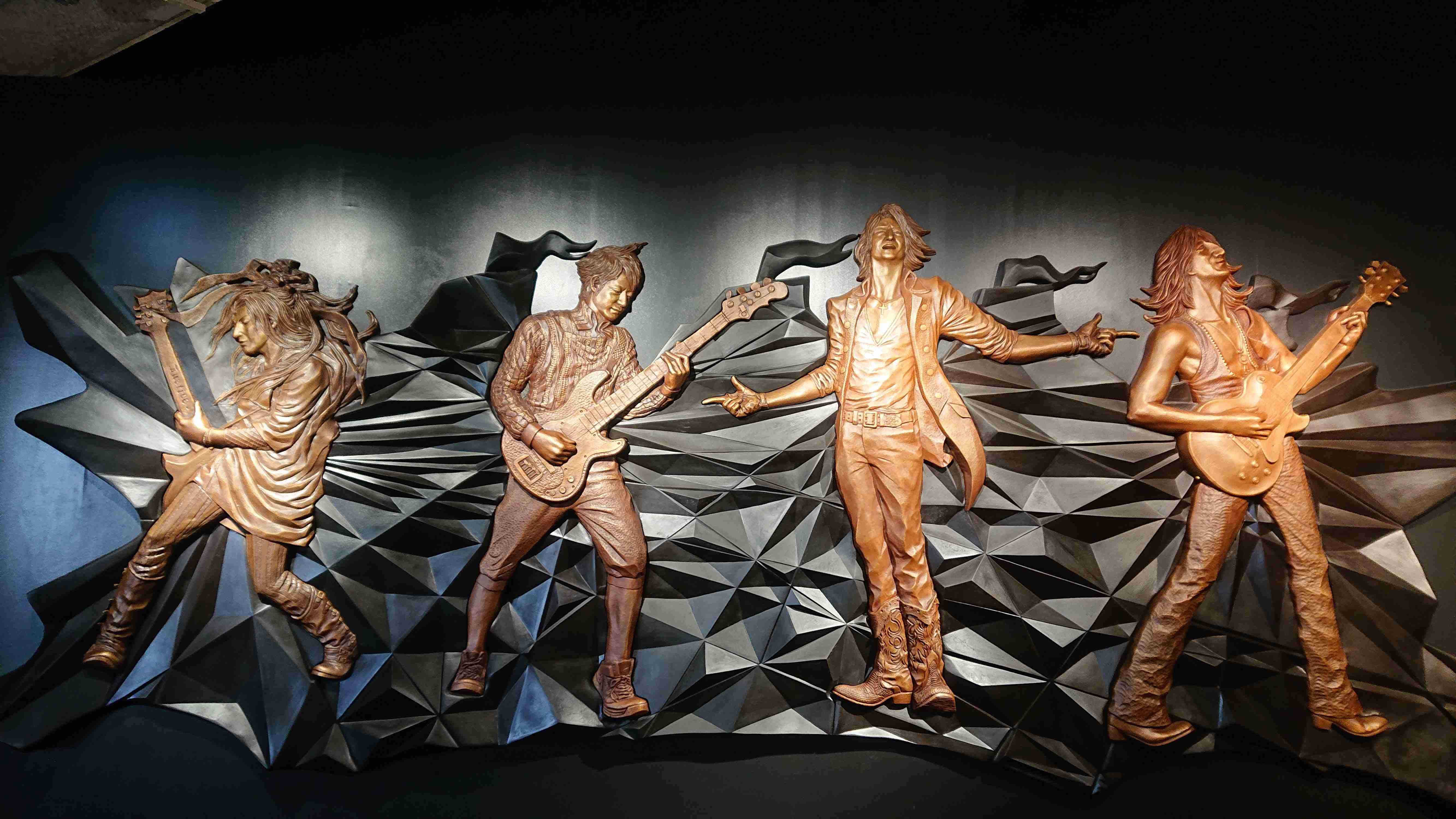 岩堀せり、GLAY・TAKUROと結婚15周年で2ショット…「なんてかっこいいご夫婦」「憧れ」と反響