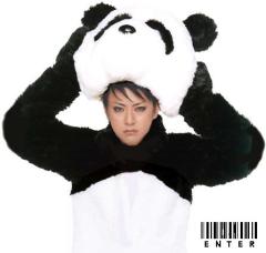 岩堀せり、GLAY・TAKUROと結婚15周年で2ショット…「なんてかっこいいご夫婦」「憧れ」と反響