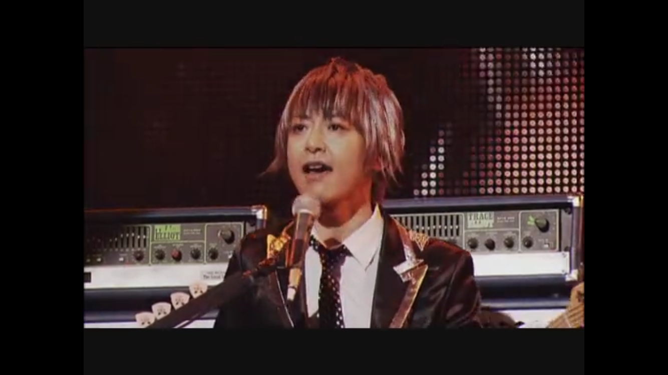 岩堀せり、GLAY・TAKUROと結婚15周年で2ショット…「なんてかっこいいご夫婦」「憧れ」と反響