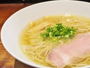 ラーメンは細麺、太麺どちら派?