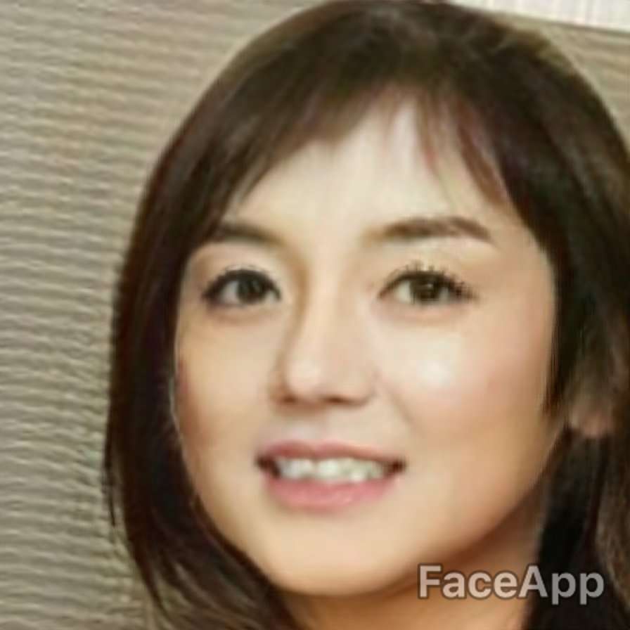 【芸能人】アプリで女性を男性に、男性を女性にするトピ