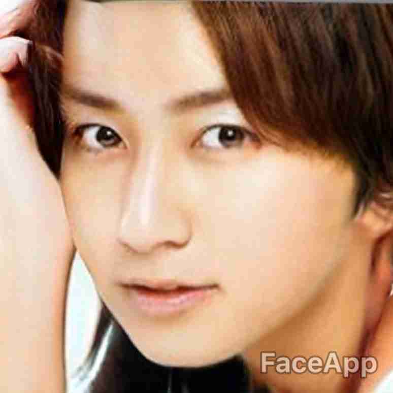 【芸能人】アプリで女性を男性に、男性を女性にするトピ