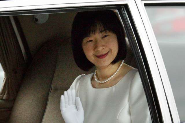 上皇后さま 心臓の検査へ、息切れなどの症状