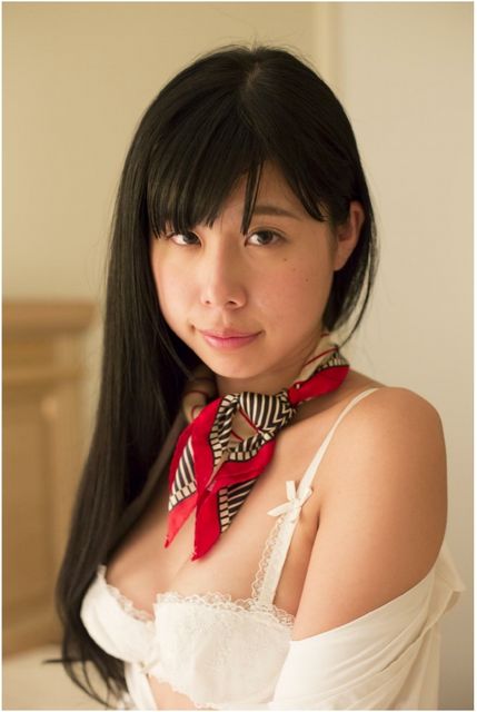 何故こんな風に撮ったんだろうという芸能人の写真を挙げていこう