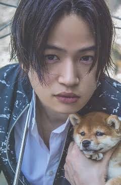 何故こんな風に撮ったんだろうという芸能人の写真を挙げていこう