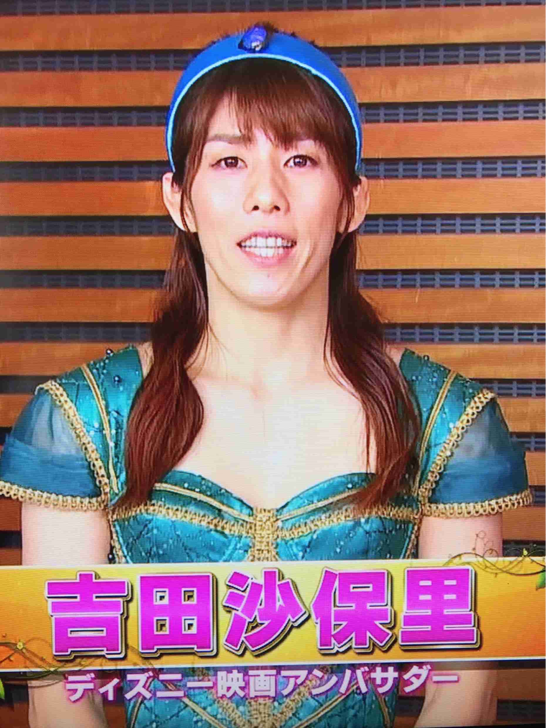 何故こんな風に撮ったんだろうという芸能人の写真を挙げていこう