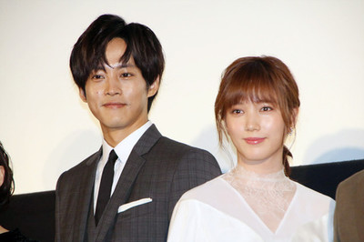 松坂桃李&本田翼、ゲーム話で意気投合「夫婦仲はそれで成り立った」…映画「新聞記者」