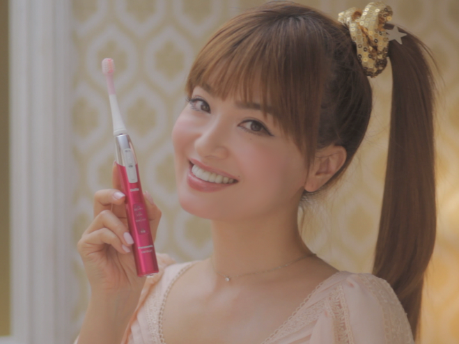 平子理沙、夏の装いショットに「同世代とは思えないかわいさ」「たまんない」など絶賛コメント続出