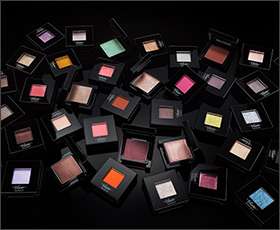 カラーメイク好きな方！！