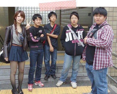オタサーの姫が着てそうな服を下さい Part8