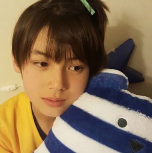 インスタ話題の美少年・翔、1年で身長10センチ伸びる 雨もしたたるイケメンに