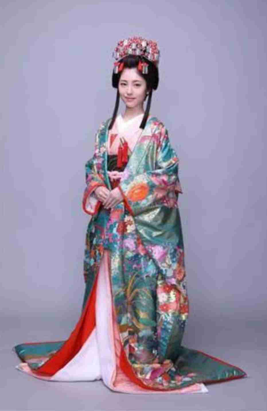 浜辺美波“清楚”一転「ギャル美波ですね！」