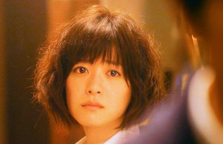 黒木華が役柄と同じもじゃもじゃの天然パーマヘアで登壇