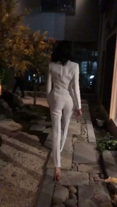 Koki,「また脚の長さが変わった？」　パリへ向かう