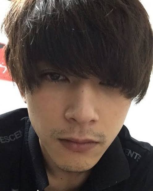 吉沢亮、オフ感たっぷり髭ショットが話題 愛希れいかインスタに登場