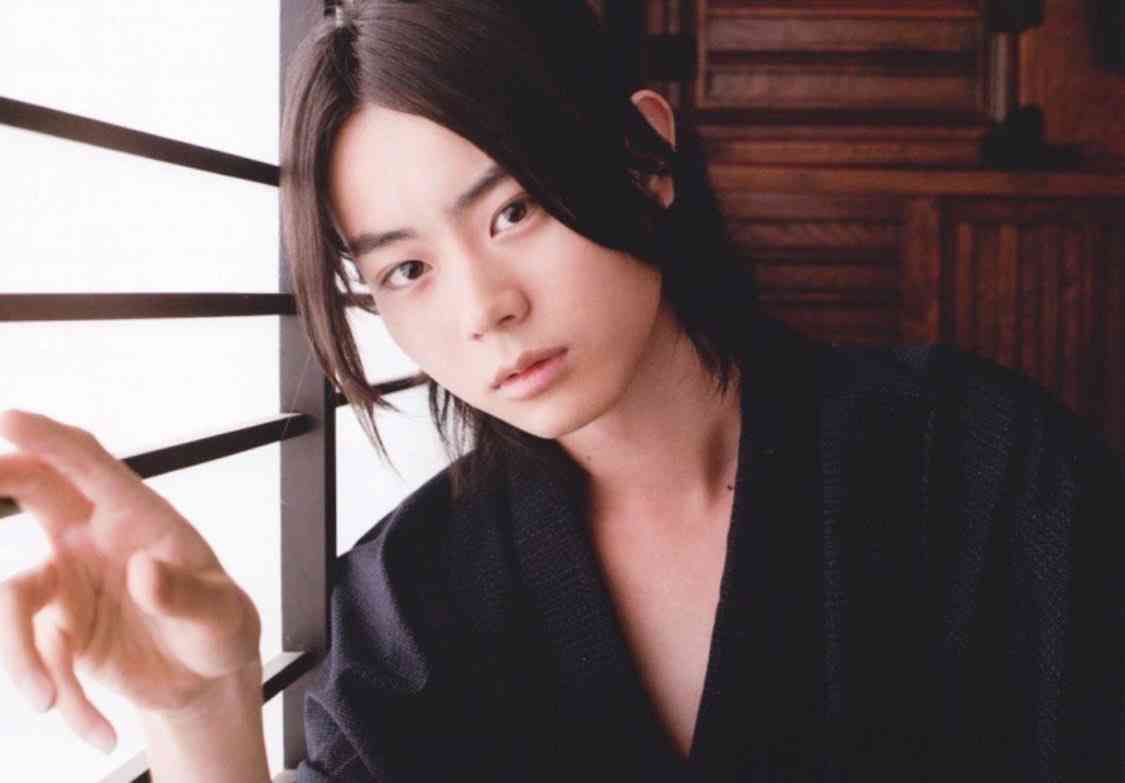 菅田将暉の1番似合う髪型はどれだ