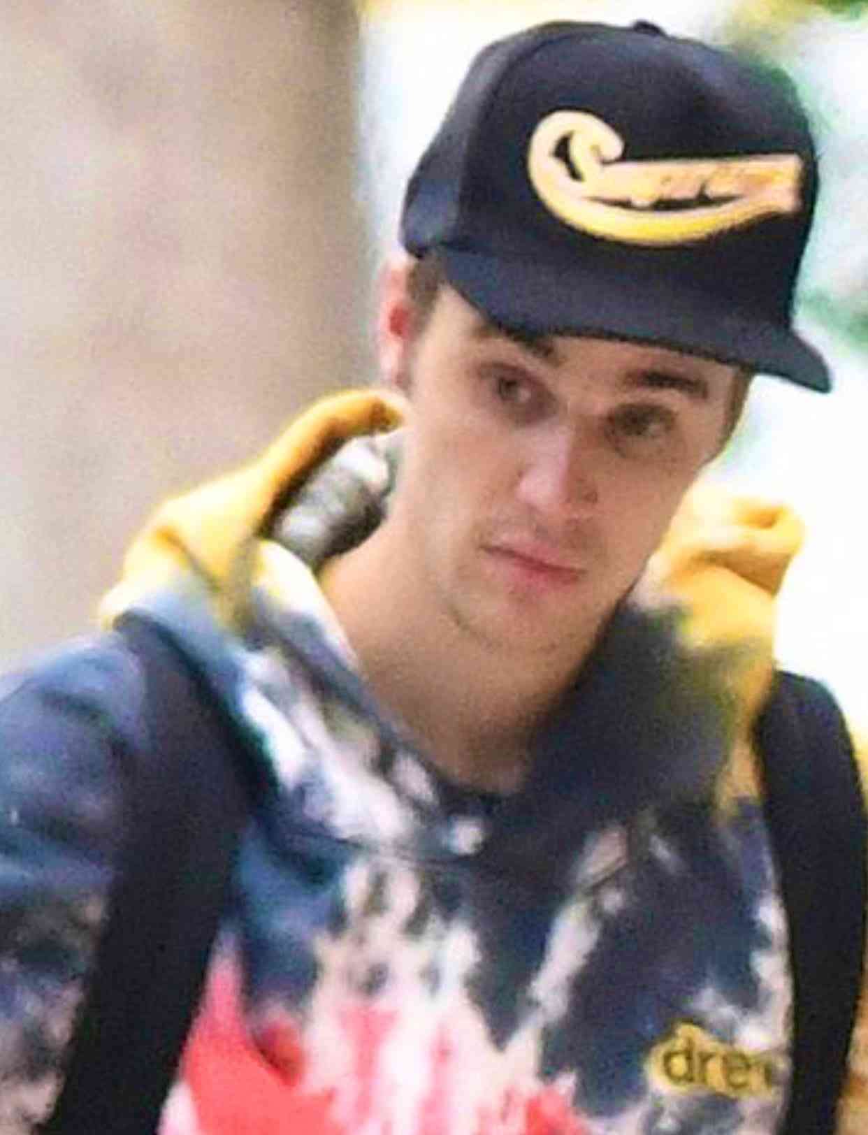 テイラー・スウィフトとジャスティン・ビーバーがネットで対立、過去の音源巡り