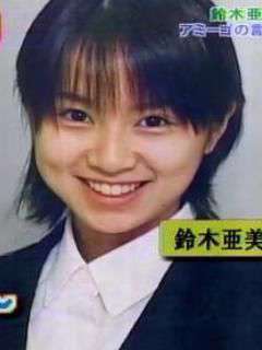 鈴木亜美（37）、デビュー21周年を迎えた近影に驚きの声　「ほんと変わらない」