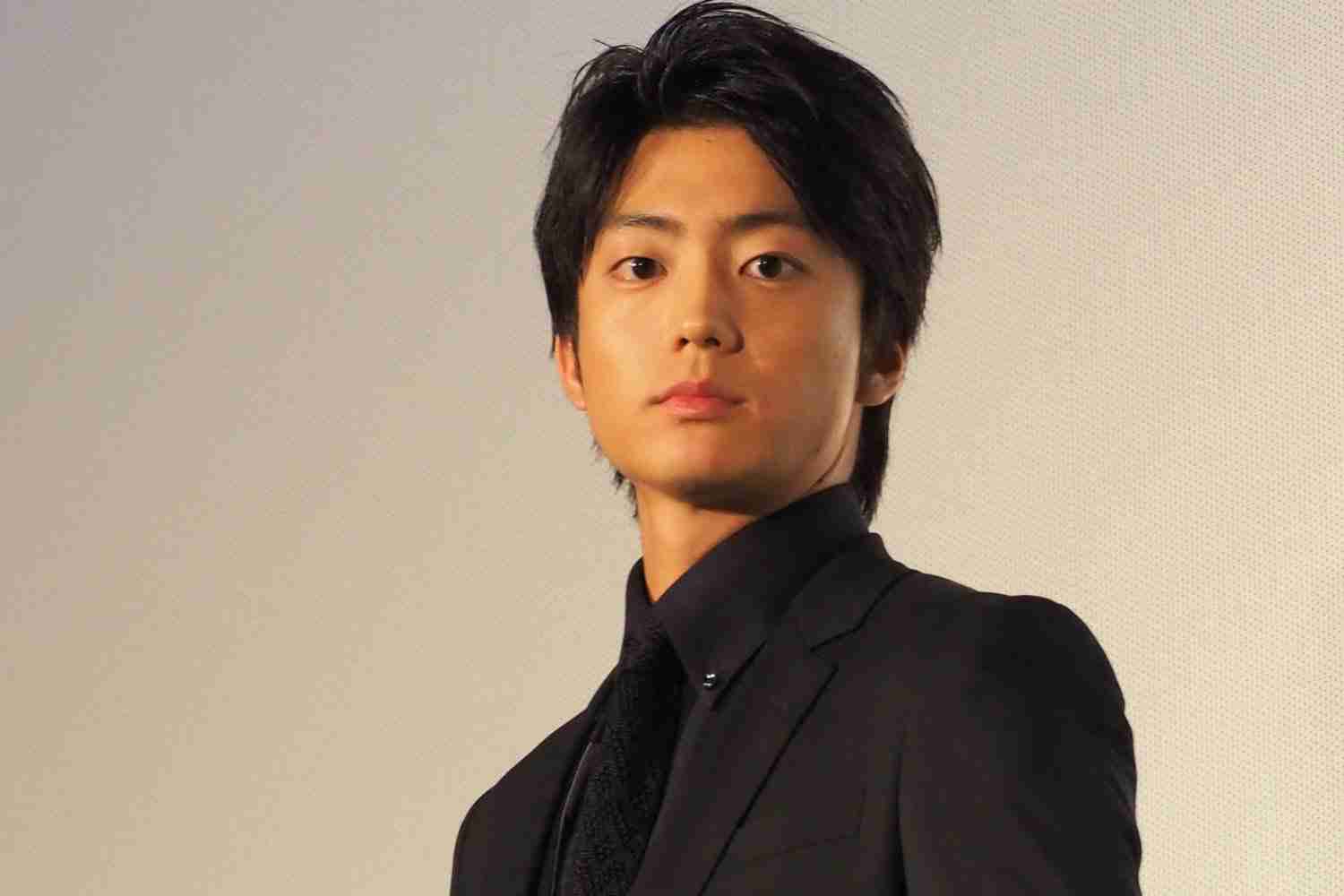 【画像トピ】前髪を上げている日本のイケメン男性芸能人